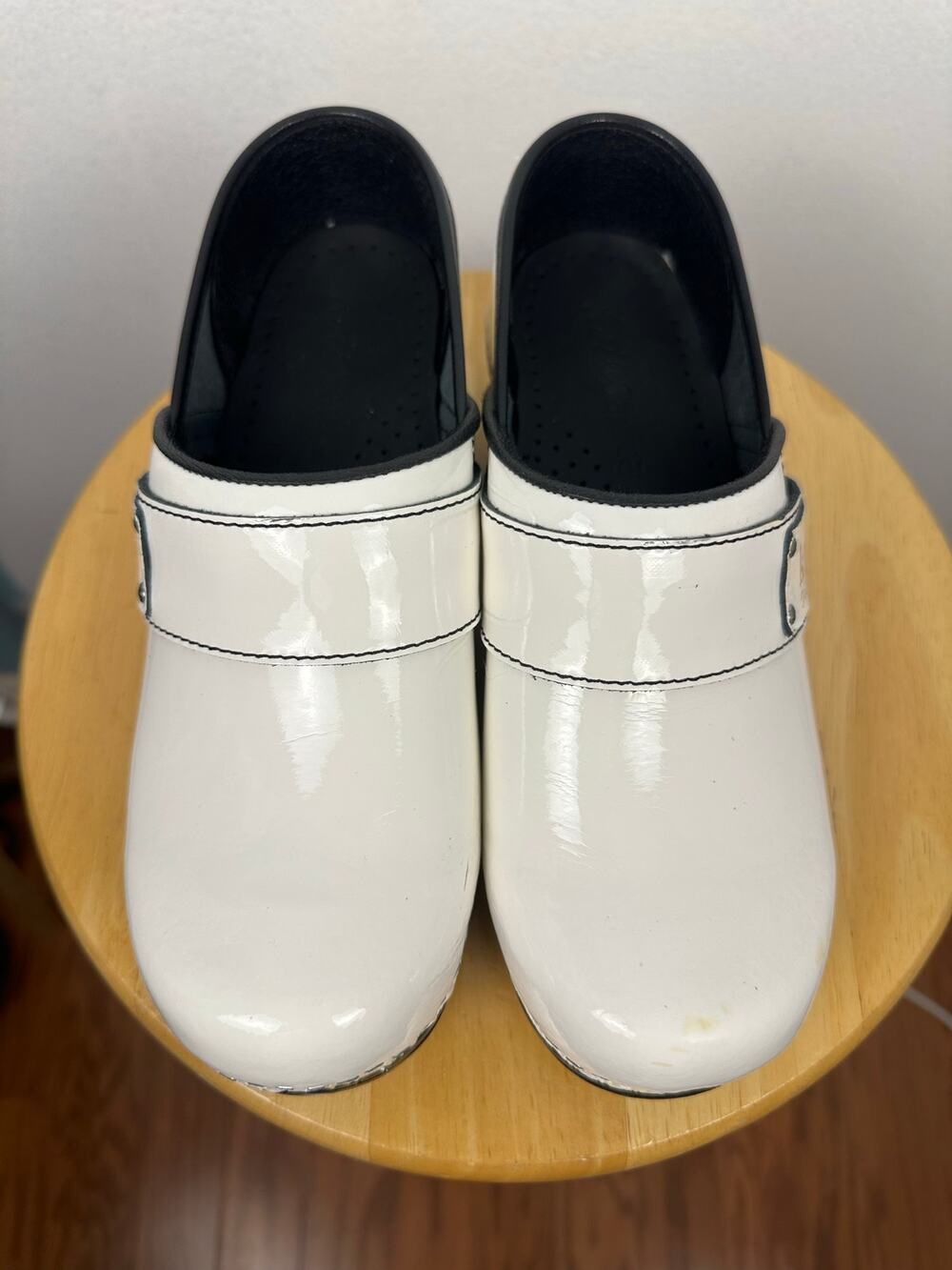 Sanita Lindsey Women's Clogs white patent leather "Koi by Sanita" Size 36
